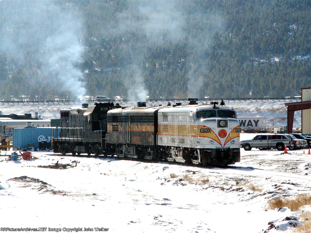 Cold morning on the Grand Canyon line